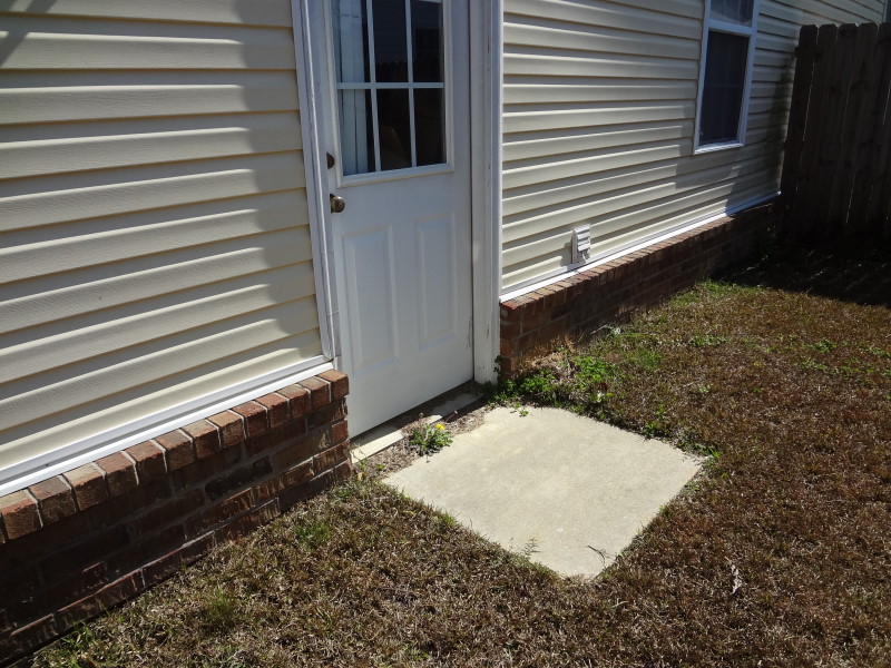 Charleston Home Inspector notes improper grade on new home